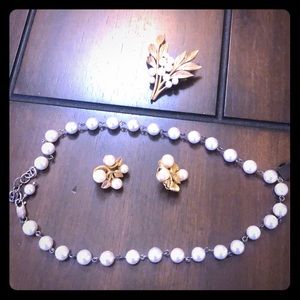Vintage gold leaf and pearl necklace set